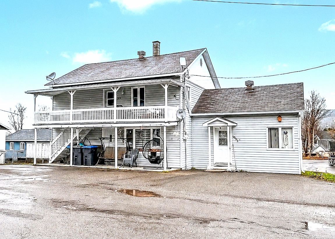 1932 Rue St-Laurent, Pohénégamook — Duplex à vendre