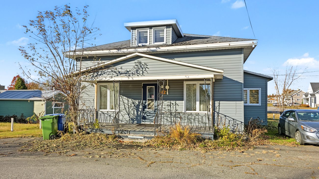 17 Rue Gauvin O., Saint-Jean-de-Dieu — Maison à un étage et demi à vendre